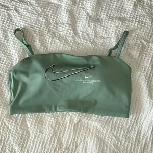 Nike bandeau bra